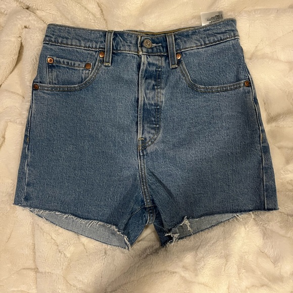 Levis ribcage shorts - Picture 1 of 2